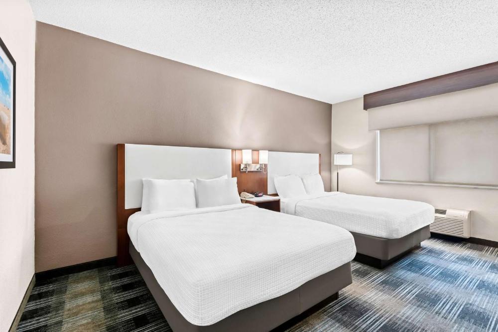 Queen Room with Two Queen Beds interior